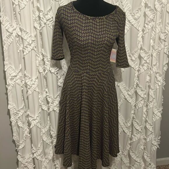 LuLaRoe Dresses & Skirts - NWT Lularoe Amelia Small dress    F